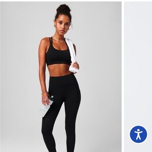 NWT SzM Fabletics Oasis Pureluxe High Waisted Leggings with Side Pockets